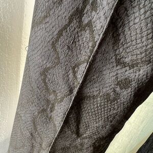 CHRISTIAN SIRIANO black slacks, snakeskin pattern size 8
